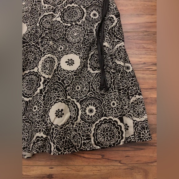 RW&CO Women’s Black and White Skirt - Picture 3 of 4